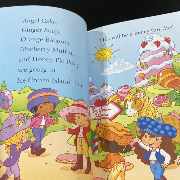 Strawberry Shortcake’s Filly Friends - An All Aboard Reading Station Stop 1 Book - Picture 4 of 6